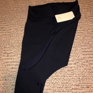 LululeMon Train Times Crop “17” Midnight Navy